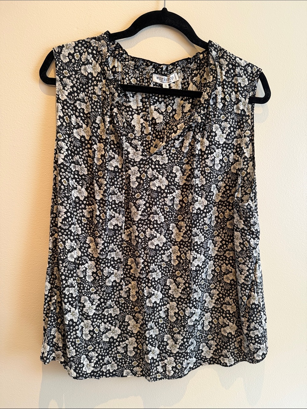 Black & Off-White Floral V-Neck Sleeveless Top - Workshop Republic Clothing
